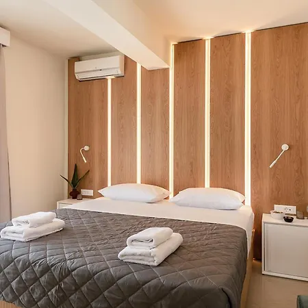 Elia Platanias 3*