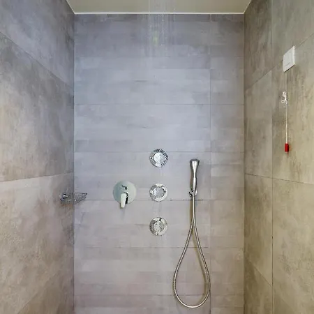 Elia Platanias 3*